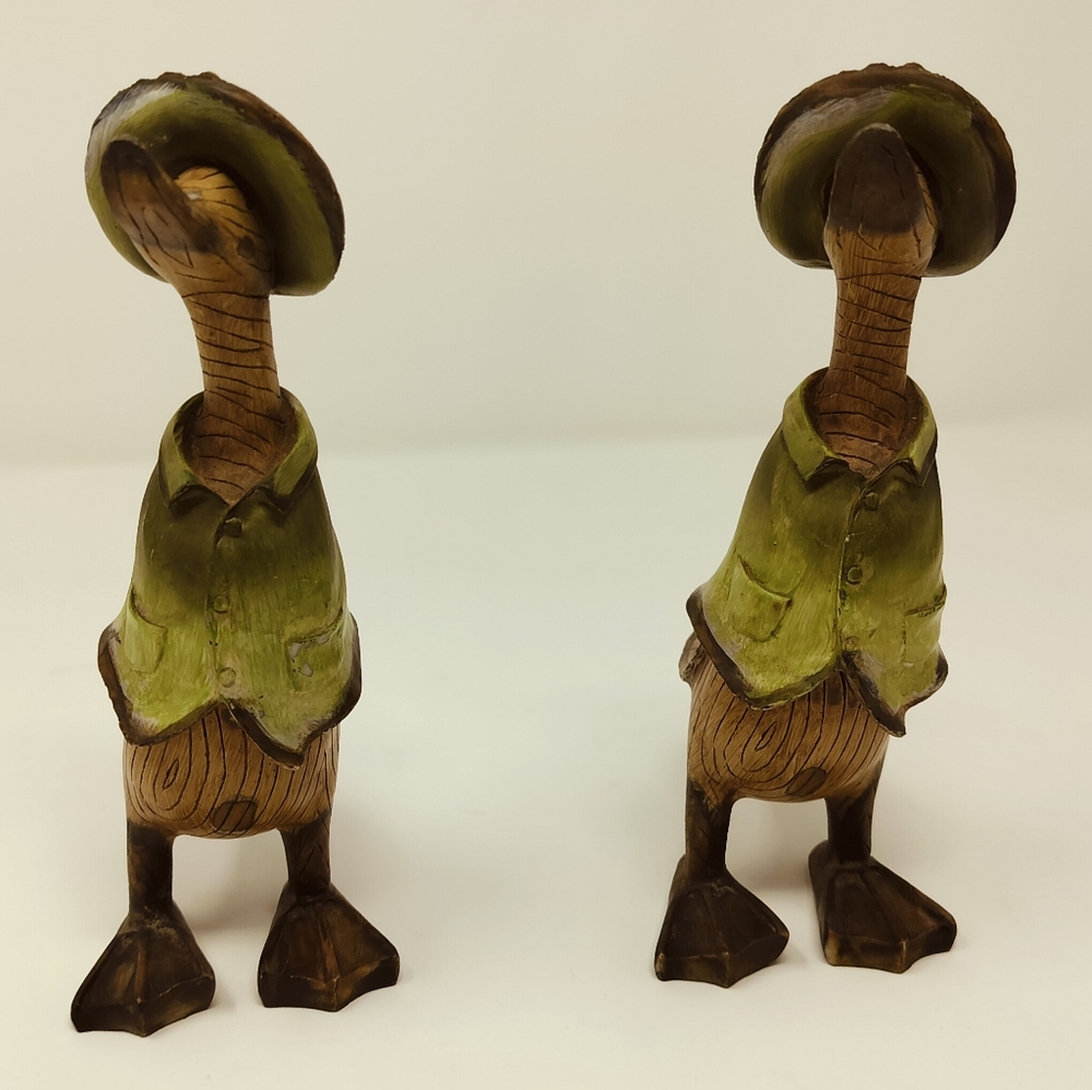 2 Vintage Imitation Wood Duck Tii Collection Vintage 7" Figurine Straw Hat Bird